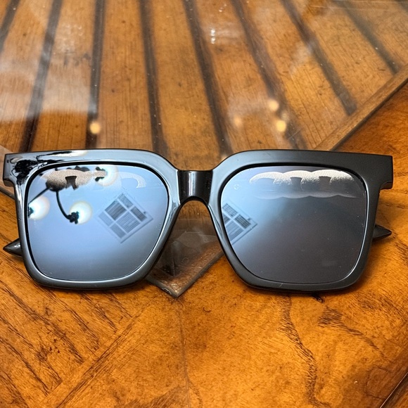 Accessories - Stylish Black Square Sunglasses